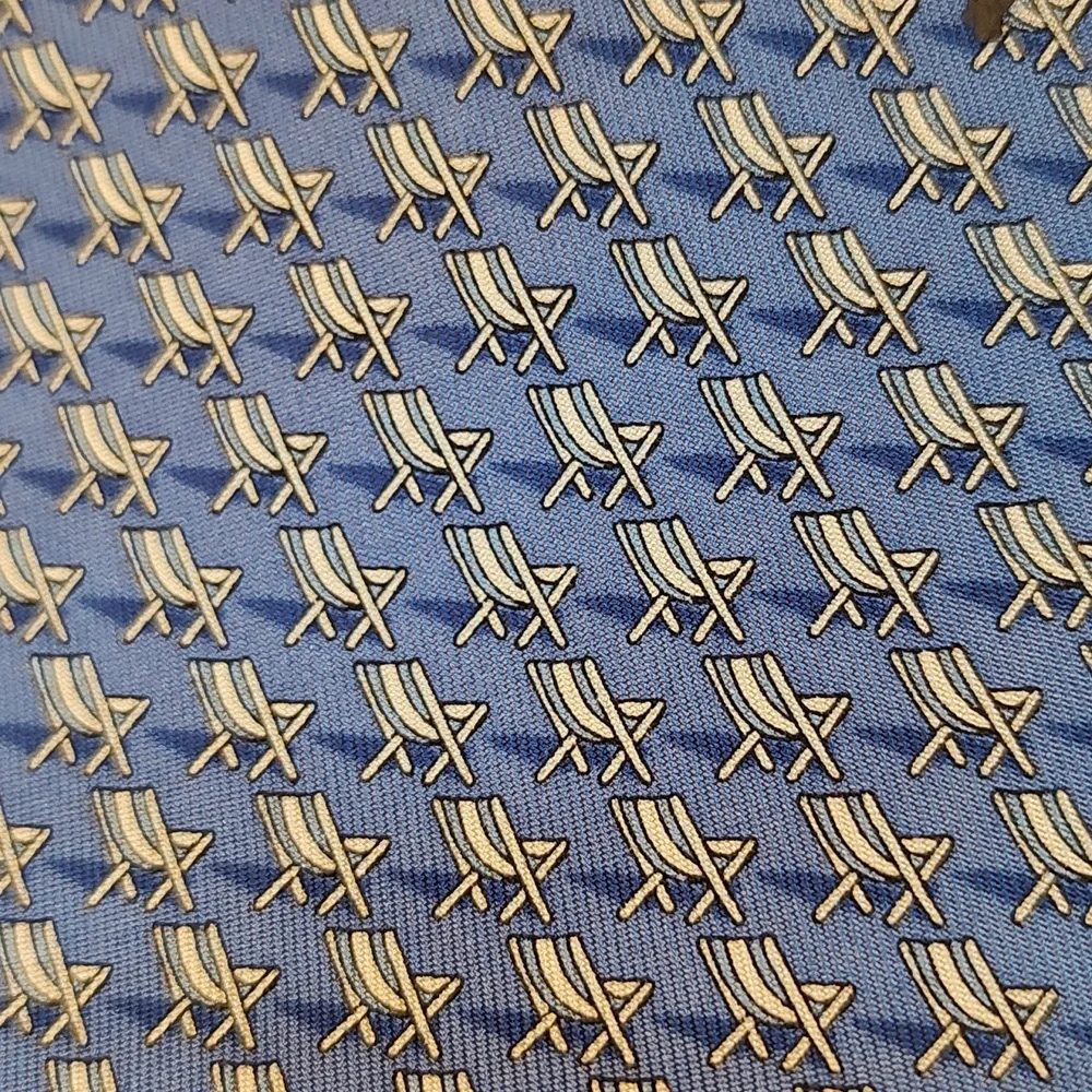 Vineyard Vines blue hand painted lounge chair tie